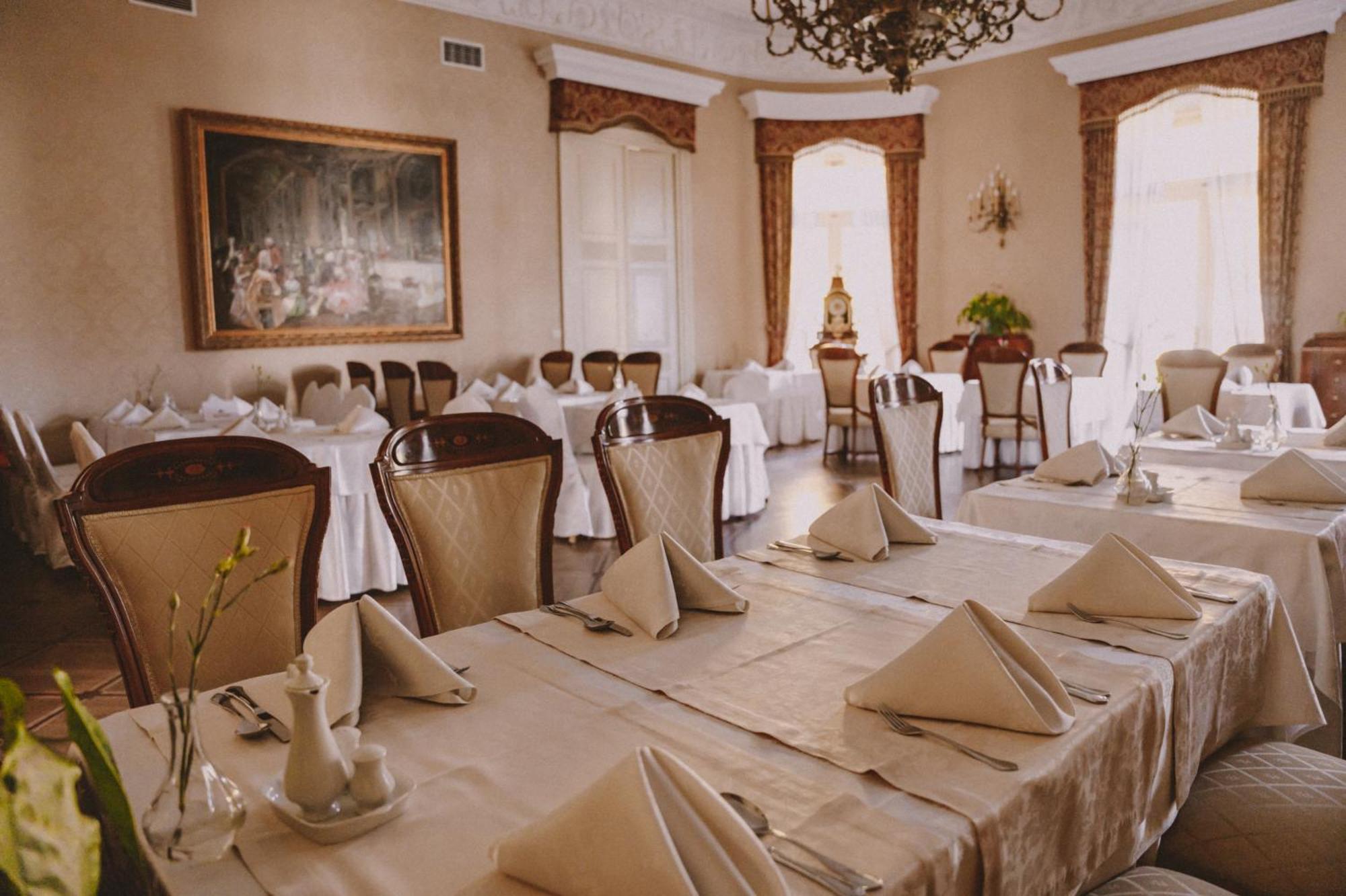 Palac Zelechow Spa & Wellness Екстериор снимка
