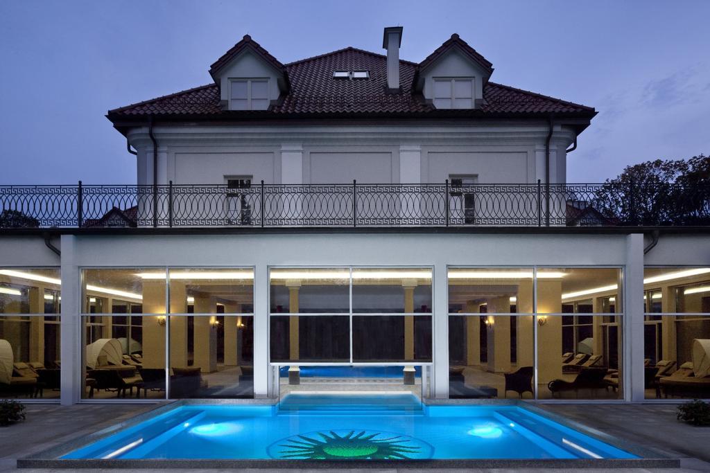 Palac Zelechow Spa & Wellness Екстериор снимка