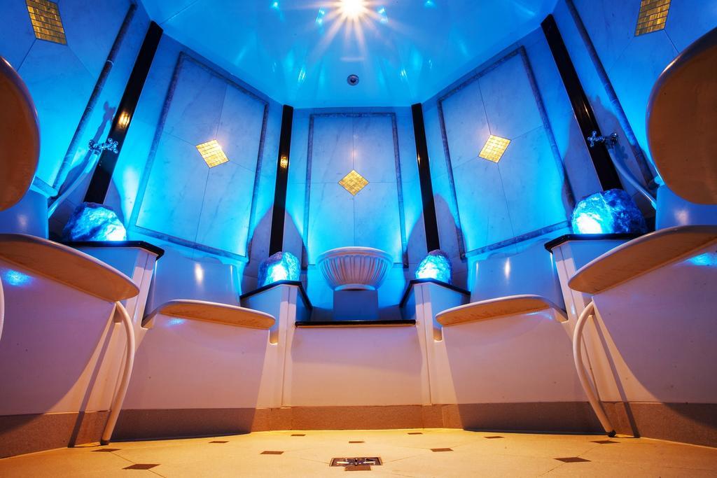 Palac Zelechow Spa & Wellness Екстериор снимка