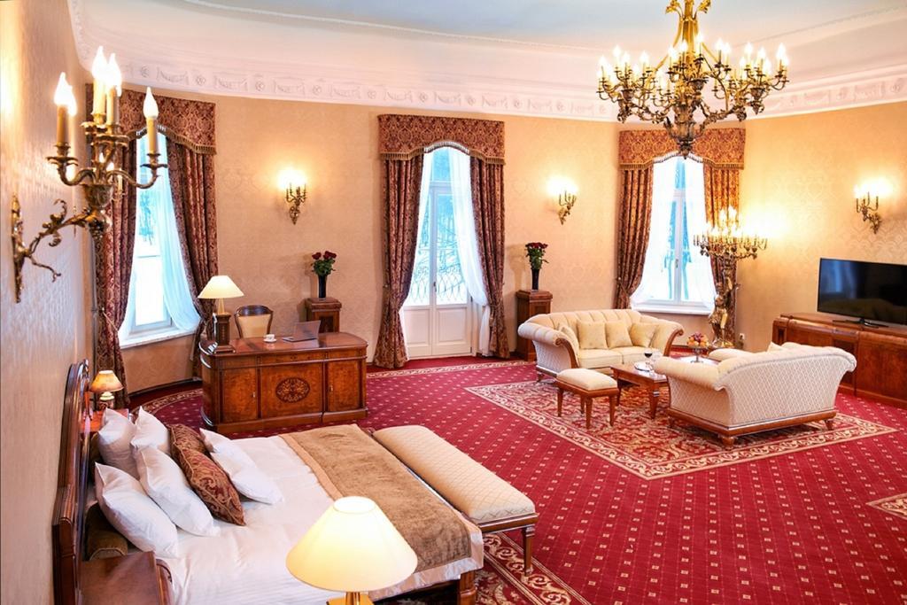Palac Zelechow Spa & Wellness Екстериор снимка
